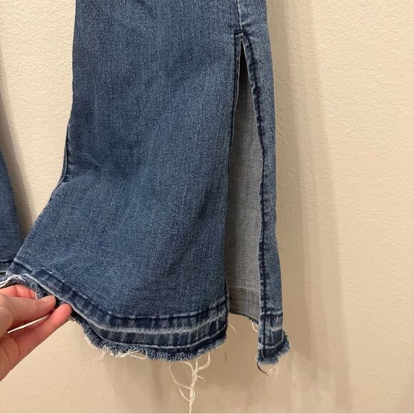 Shyanne Distressed Flare Jeans - Picture 3 of 4